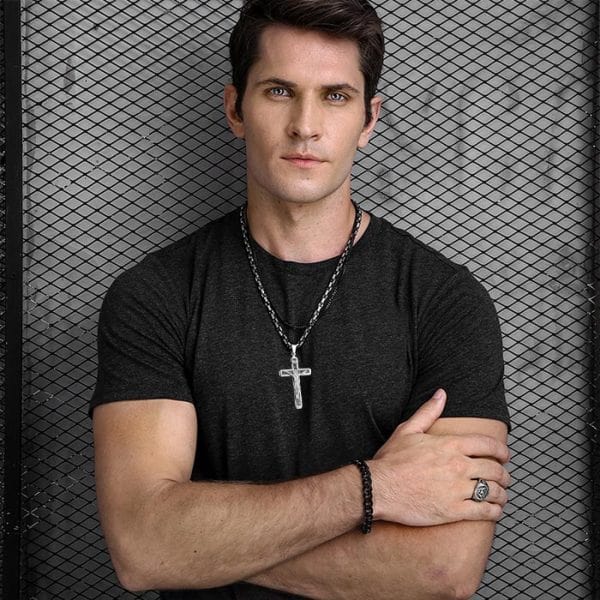 Огрлица со крст